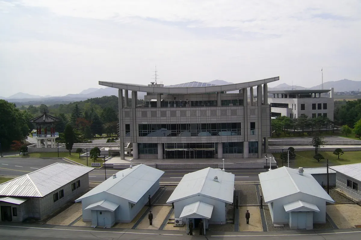 DMZ (Demilitarized Zone)